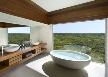 Tư vấn thiết kế phòng tắm không gian mở gắn liền với thiên nhiên đẹp sống động